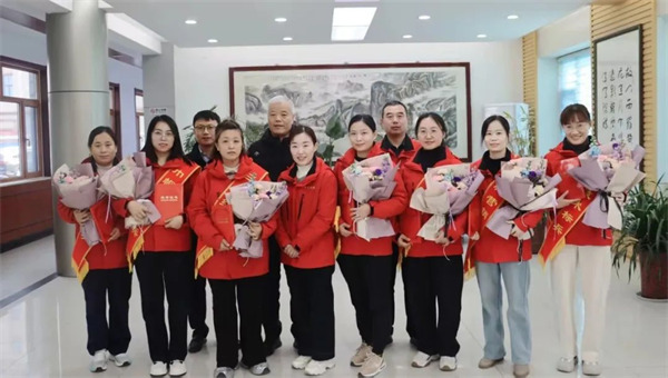 巾帼展风采---尊龙凯时创园召开三八妇女节表彰大会！